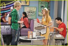 Austin-ally-diner-dater-06