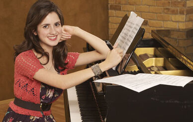 Aa13---Laura-Marano