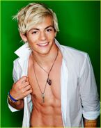 Ross lynch shirtless