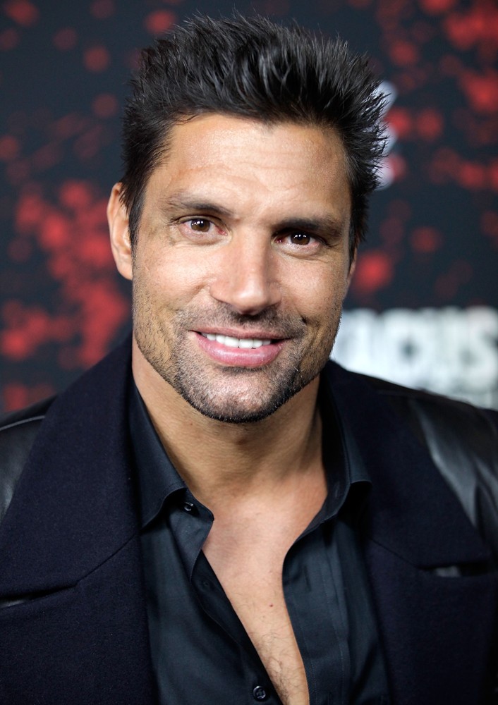 Manu Bennett.