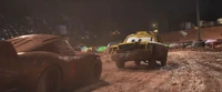 Cars 3 07.png (1,52 MB) Faregame podczas wyścigu Stukniętej ósemki obok Zygzaka McQueena.