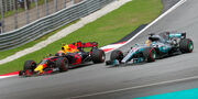 Max Verstappen overtaking Lewis Hamilton 2017 Malaysia 2