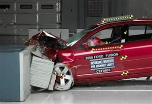 Ford-Fusion-Crash-test-resized