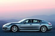 2010-Porsche-Panamera-3