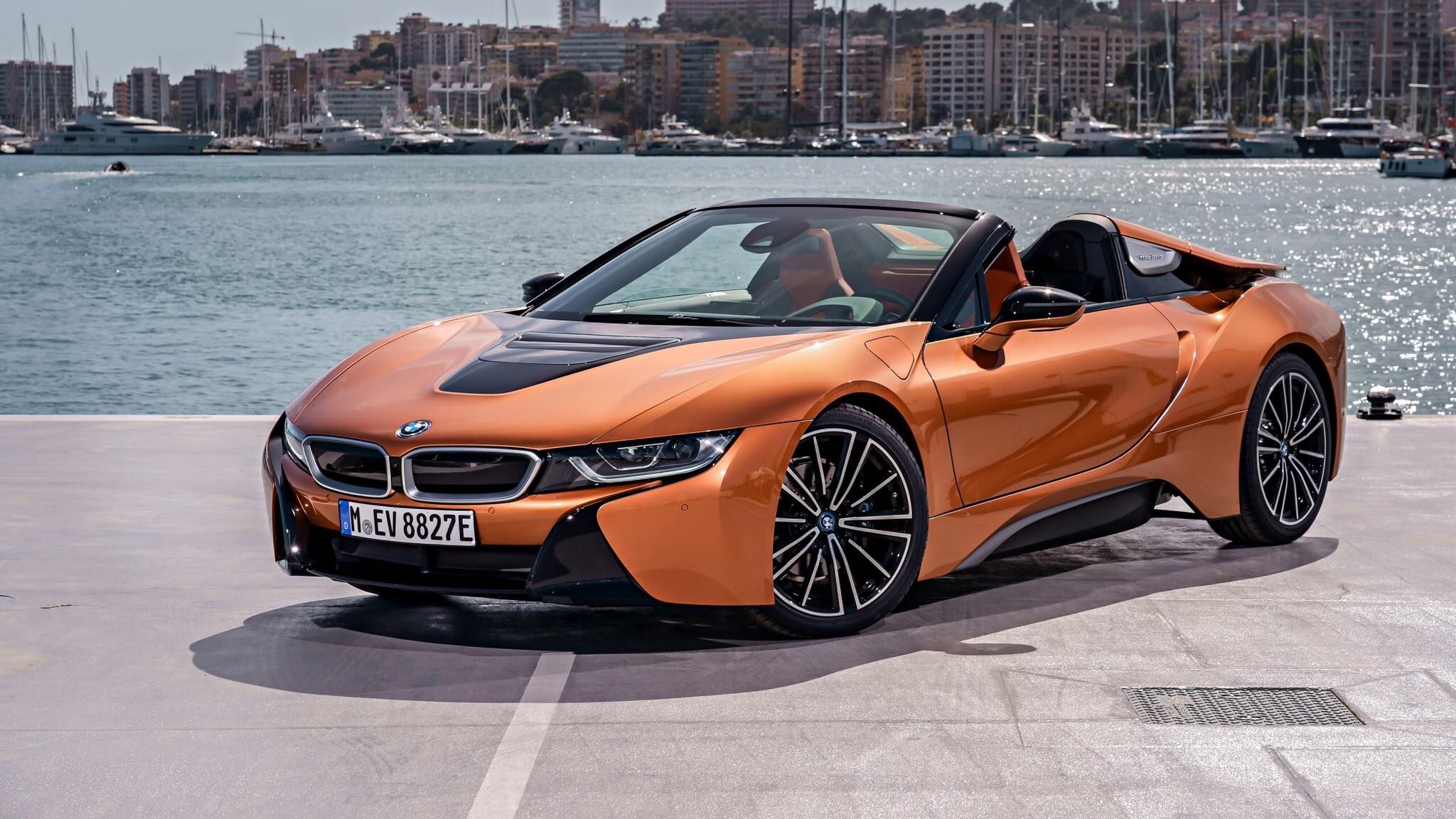 Louis Vuitton creates tailor-made luggage for the BMW i8. Forward
