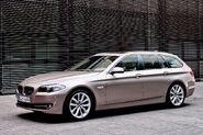 2011-BMW-5-Series-Touring-14