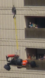  crashed his car in the first part of qualifying, restricting himself to nineteenth position on the grid after a penalty.