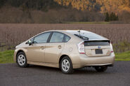 2010-Toyota-Prius-2