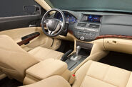 2010-honda-crosstour-interior -(1)