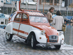 Citroën 2CV.jpg