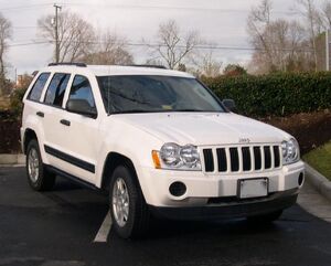 747px-2005 Jeep Grand Cherokee front