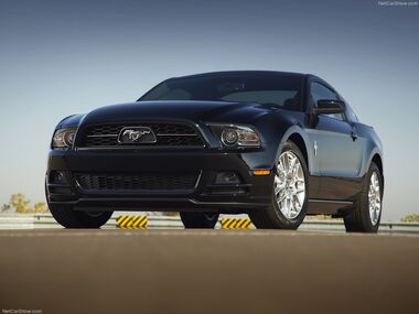 Ford-Mustang-2013-1024-01