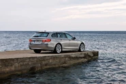 2011-BMW-5-Series-Touring-54.jpg (485 KB)