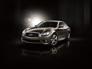 1-2011-infiniti-m