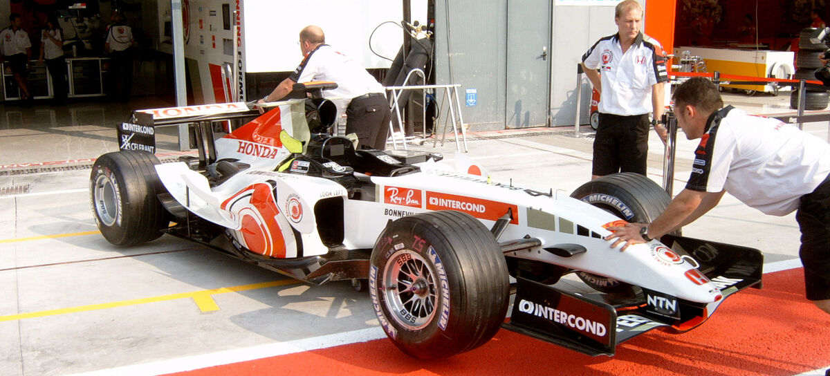 Enrique Bernoldi (BRA) BAR Honda 006 Concept car. Formula One
