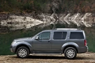 2011-Nissan-Pathfinder-Navara-8.jpg (407 KB)
