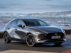 Mazda-3 UK-Version-2019-1024-07
