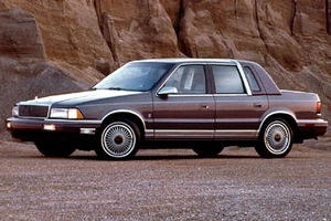 1990-94-Chrysler-LeBaron-Sedan-90101221990505