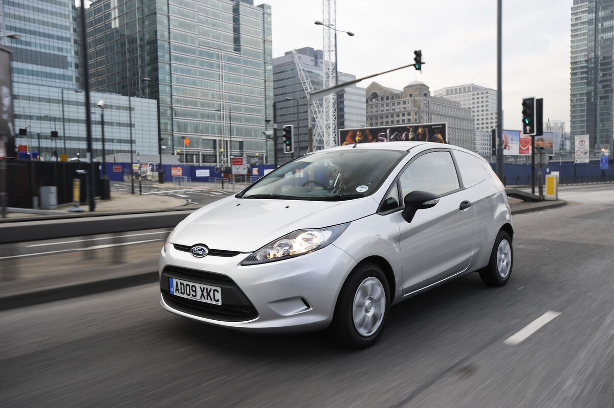 Discontinued Fiesta Titanium Diesel on road Price