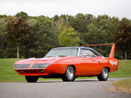 Plymouth road runner superbird hemi 7