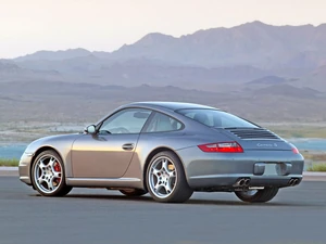 800px-2005-Porsche-911-Carrera-S