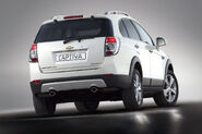 2011-Chevrolet-Captiva-SUV-2