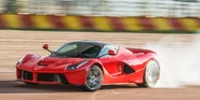 Landscape-1436384001-roa080115fea-laferrari02.jpg (88 KB)