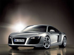 Audi R8-2