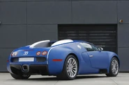 Bugatti-veyron-bleu-centenaire 5.jpg (166 KB)