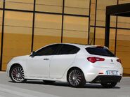 Alfa Romeo-Giulietta-2011-1024-64