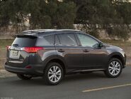 Toyota-RAV4-2013-1024-0e