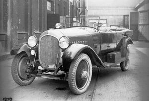 洋書 KARL MAYBACH his engine and auto mobiles Karl Maybach: His Engines And Automobiles: Niemann, Harry
