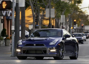 Nissan-gt-r 2011 5
