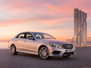Mercedes-Benz-E-Class-2014-1024-01