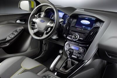2011-Ford-Focus-6small.jpg