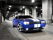 Dodge-Challenger SRT8 392-2011-1024-02