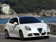 Alfa Romeo-Giulietta-2011-1024-0b