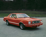 Ford mustang ii coupe 1