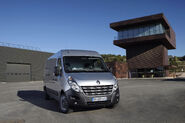 2011-Renault-Master-10