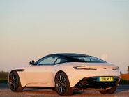 Aston Martin-DB11 V8-2018-1024-33