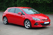 Opel Astra J Biturbo (2012)