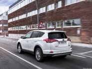 Toyota-RAV4 Hybrid EU-Version-2016-1024-24