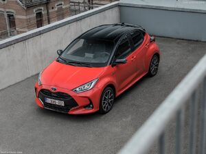 https://static.wikia.nocookie.net/automobile/images/9/96/Toyota-Yaris-2020-1024-01.jpg/revision/latest/scale-to-width-down/300?cb=20220419171559