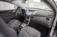 2011-Hyundai-Elantra-16