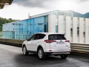 Toyota-RAV4 Hybrid EU-Version-2016-1024-1f