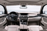 2011-BMW-5-Series-Touring-49