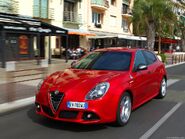 Alfa Romeo-Giulietta Quadrifoglio Verde-2014-1024-17