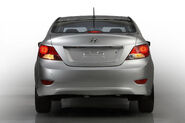 2011-Hyundai-Solaris-7