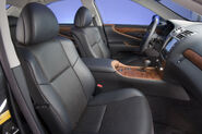 2010-Lexus-LS460-Sport-11