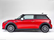 Mini-Cooper 3-door-2022-1024-02